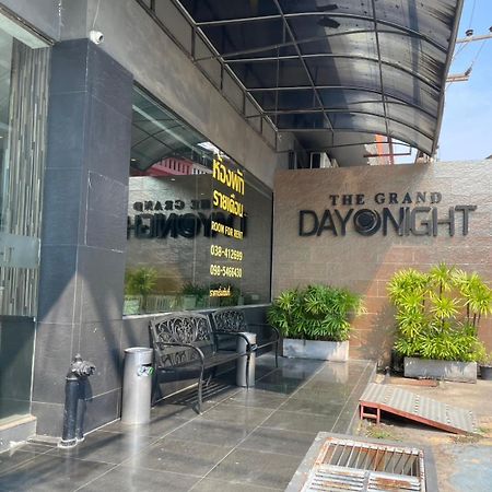 Hotel The Grand Day Night Pattaya Exteriér fotografie