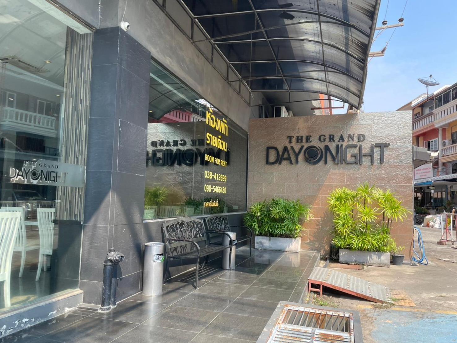 Hotel The Grand Day Night Pattaya Exteriér fotografie