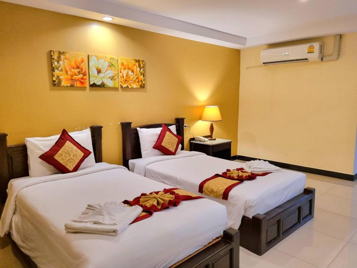 Hotel The Grand Day Night Pattaya Exteriér fotografie