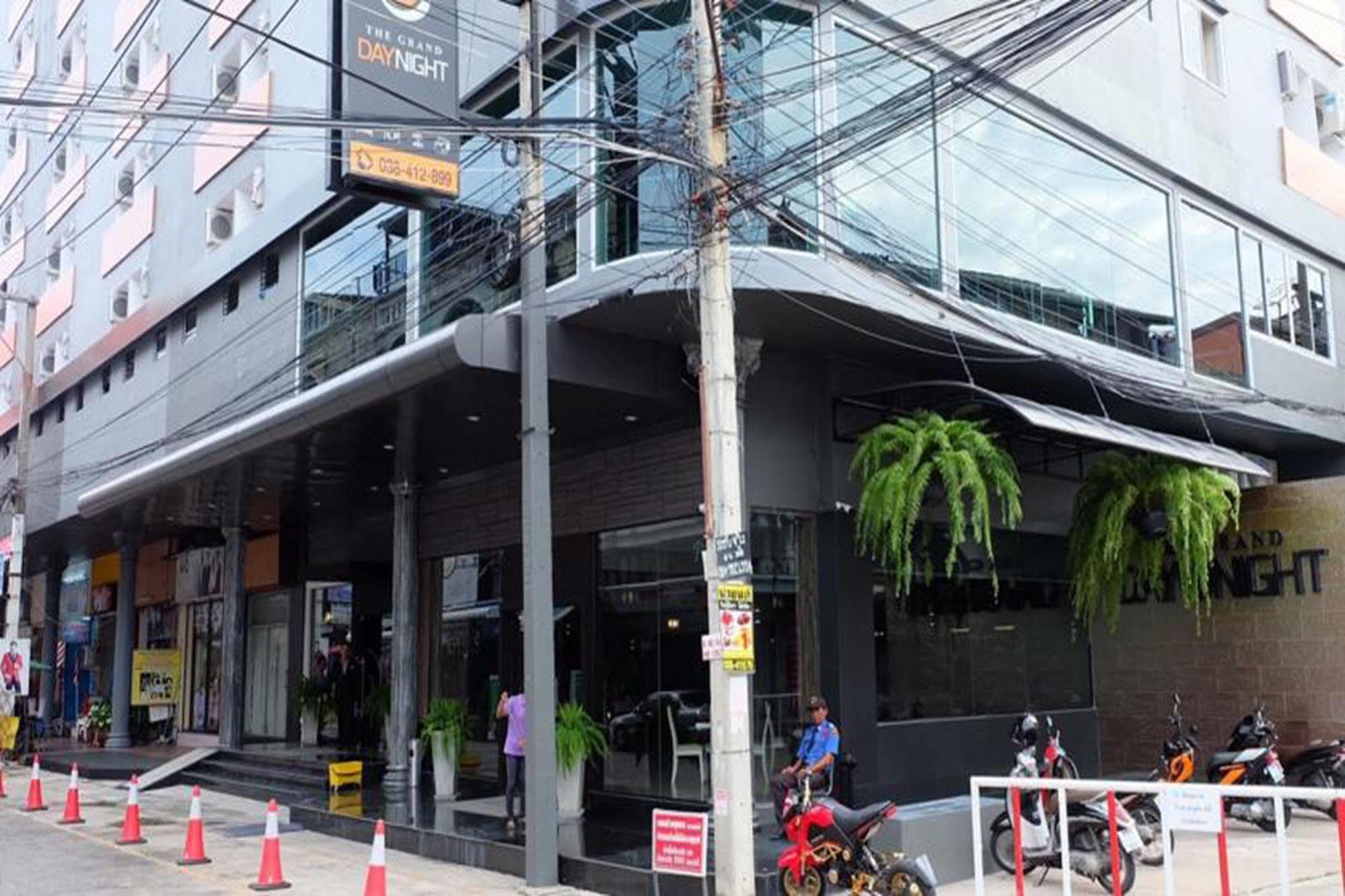 Hotel The Grand Day Night Pattaya Exteriér fotografie