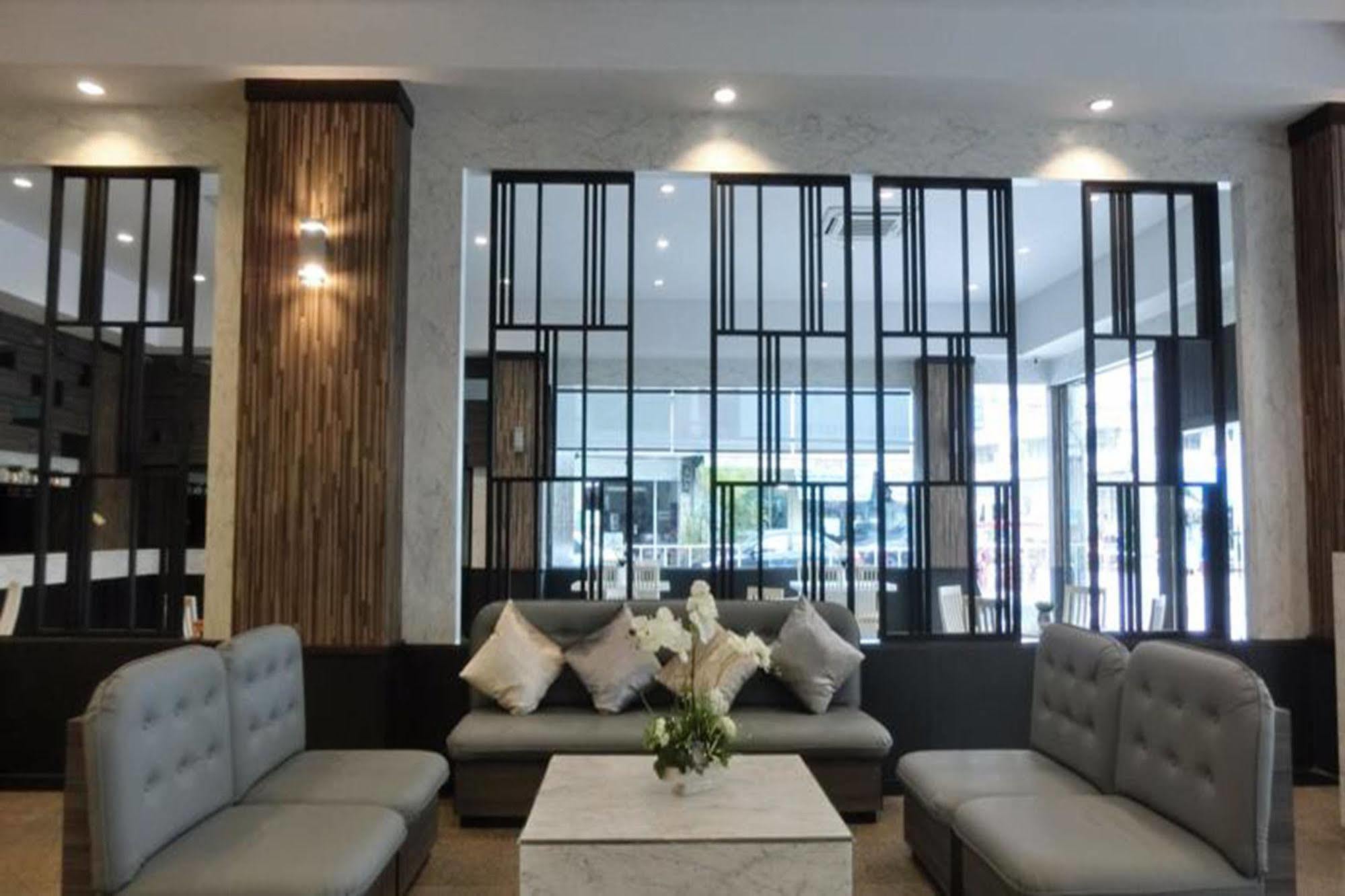 Hotel The Grand Day Night Pattaya Exteriér fotografie