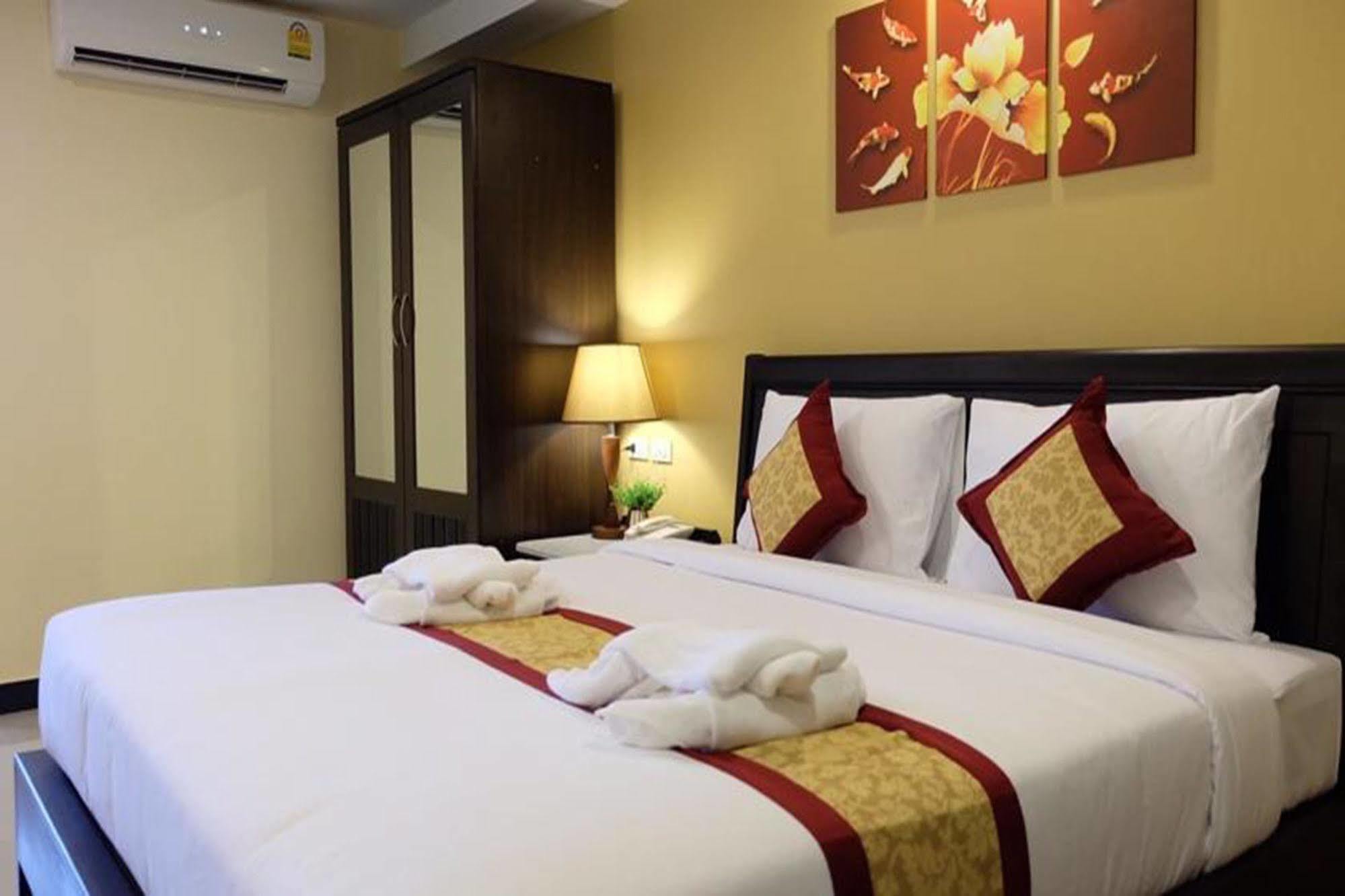Hotel The Grand Day Night Pattaya Exteriér fotografie
